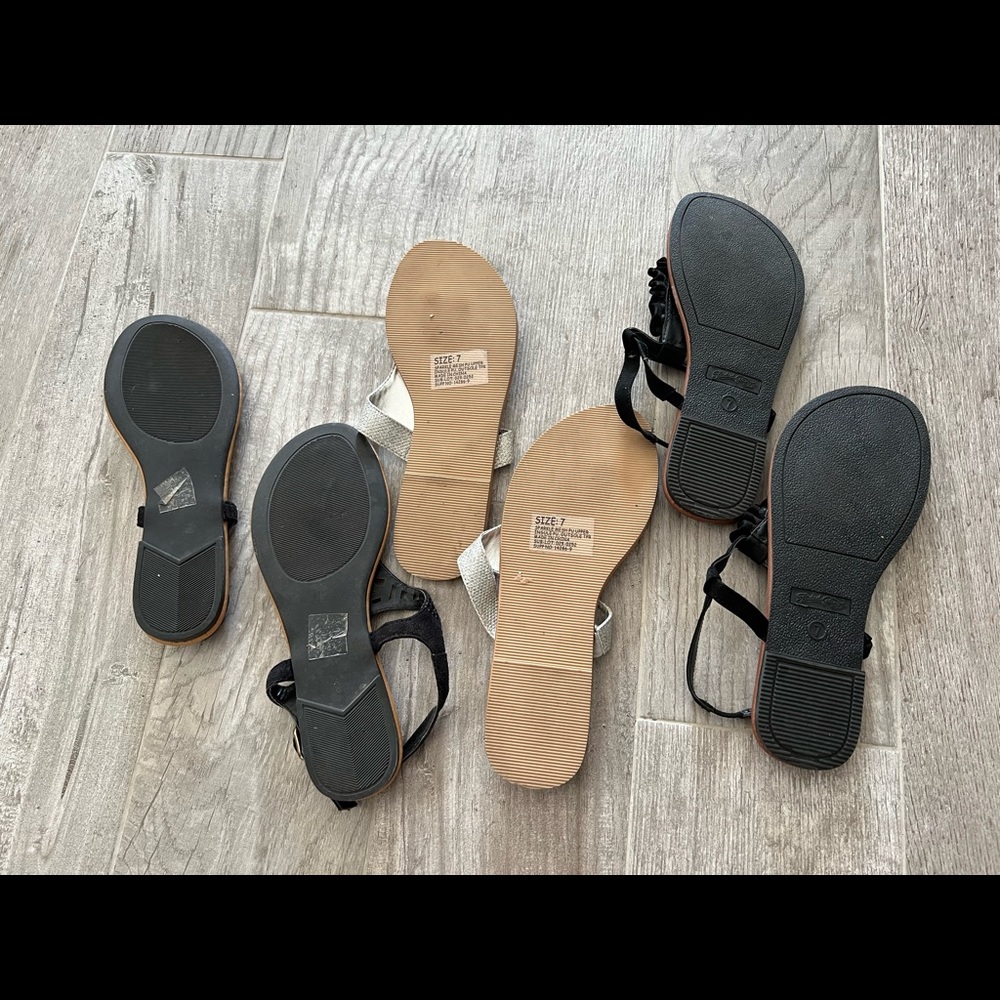 Sandals 🩴 - Picture 3 of 3